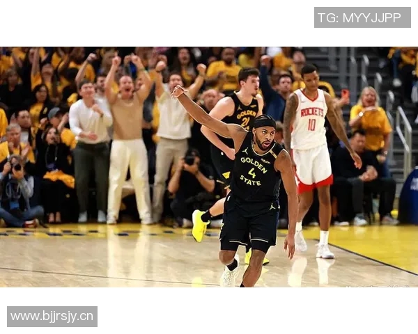 穆迪成为勇士队史第三年轻连场得分20分并投中5个三分球的球员