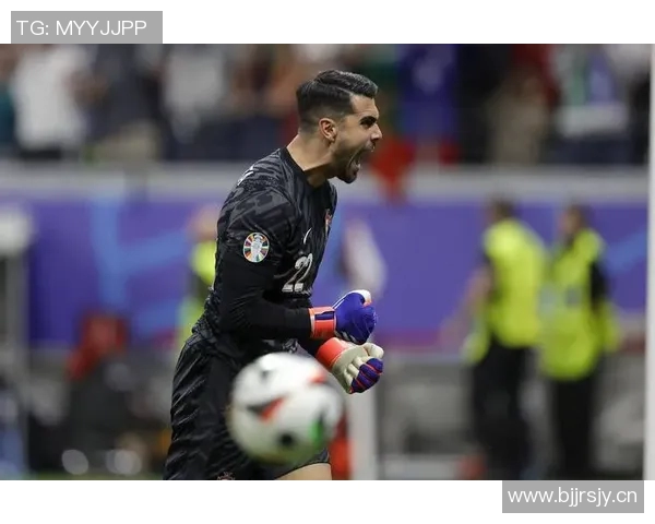 多夫比克点球失误连连苏莱替罚仍遭扑救无缘帽子戏法