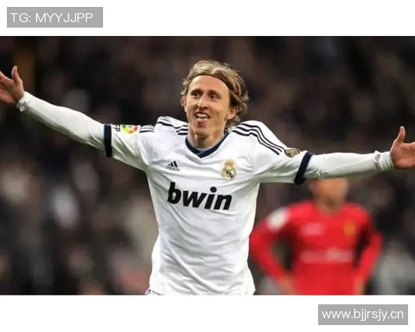 莫德里奇在40岁时成就超越德布劳内的辉煌表现