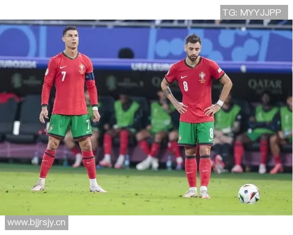 C罗分享球队合影庆祝晋级世界杯激励全队继续奋斗为葡萄牙加油 C罗分享球队合影庆祝晋级世界杯激励全队继续奋斗为葡萄牙加油