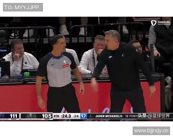 芬奇怒斥裁判漏判两次直言你心知肚明场边气氛紧张