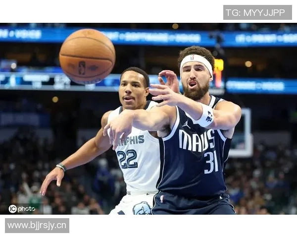 克莱回忆灰熊恶行22年季后赛致队友胳膊肘骨折的惨痛经历