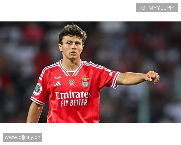 曼联中场急需替代者若昂内维斯或成最佳人选