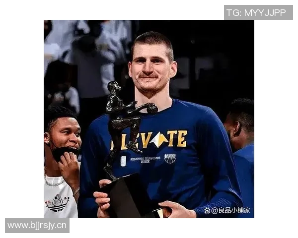 约基奇赛季数据惊人场均24分13篮板12助攻轻松实现三双表现令人赞叹